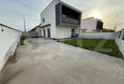 Casă cu 5 camere cu Teren 371 Mp în Central