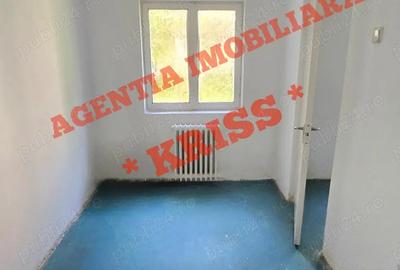 Nou Pe Pia?a ! Apartament 2 Camere TRIVALE ?c. Nr. 12 Etaj 1 Liber - 4