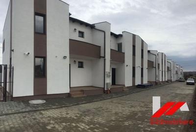 Casă cu 4 camere în Șelimbăr