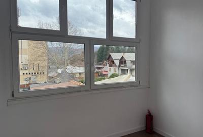 Spațiu comercial, de 28 mp, în Ultracentral - 12
