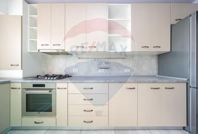 Apartament cu 2 camere decomandat, mobilat în Tractorul - 8