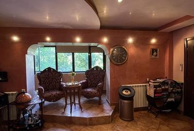 Apartament cu 3 camere decomandat în Palat - 1