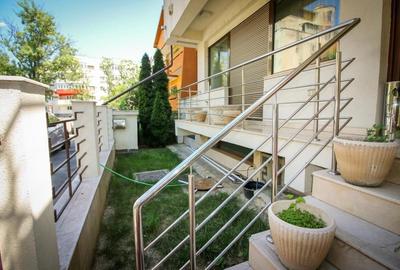 Casă individuală cu 8 camere cu Canalizare în Dorobanți - 2