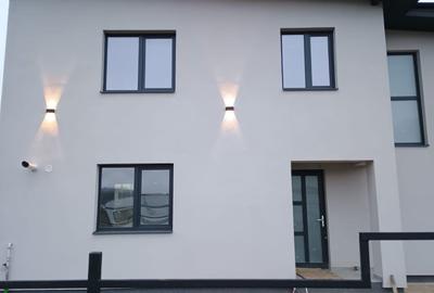 Casă cu 4 camere în Central - 2