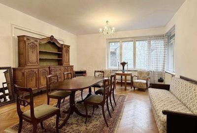 Casă cu 5 camere cu Canalizare în Central - 1