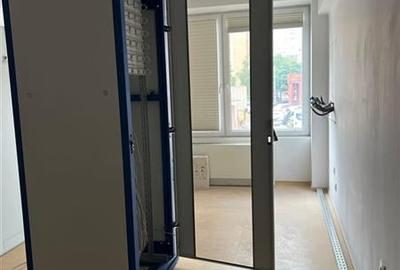 Birou, de 1,300 mp, în Centrul Civic - 3