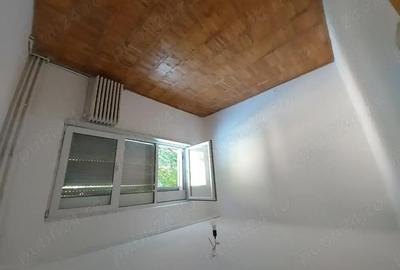 Apartament cu 3 camere semidecomandat în Govândari - 2