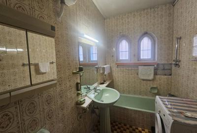 Casă individuală cu 8 camere cu Canalizare în Primăverii - 9