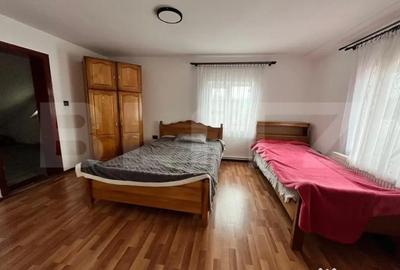 Casă cu 4 camere cu Teren 1400 Mp în Central - 2