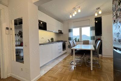 Apartament cu 2 camere decomandat în Tei