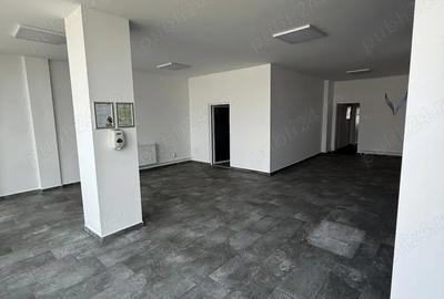 Inchiriez spatiu comercial in Deva, zona ultracentrala, doua intrari - 2