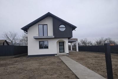 Casă cu 3 camere în Mihăești - 1