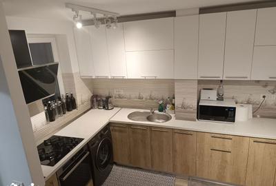 Apartament cu 3 camere, mobilat în Tei - 4