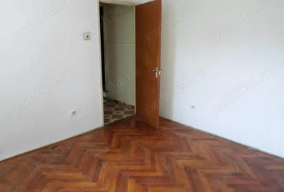 Vanzare apartament 3 camere, decomandat, parter in Ploiesti, zona Cina comision 0 - 9