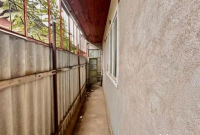 Casă cu 4 camere cu Canalizare în Km 5 - 2