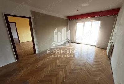 Apartament cu 4 camere semidecomandat în Central