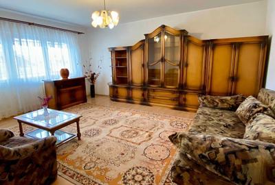 Apartament cu 3 camere decomandat în 9 Mai - 1