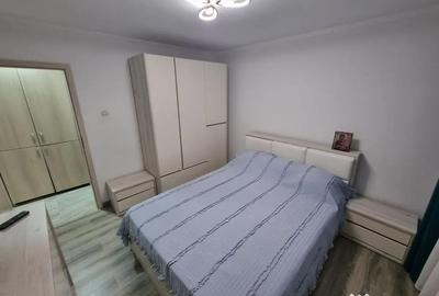 Apartament cu 3 camere decomandat, mobilat în Tomis Nord
