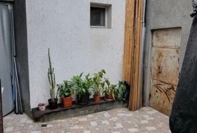 Cal. Mosilor, P + 1 ( sp. comercial + locuinta ), teren 196 mp, 3 locuri parcare - 3