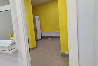 Spațiu comercial, de 100 mp, în Central - 4