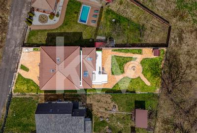 Casă individuală cu 5 camere cu Canalizare în Noua - 3