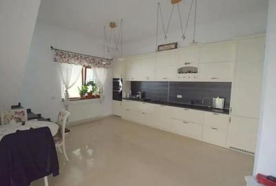 Casă cu 4 camere în Fratelia - 3