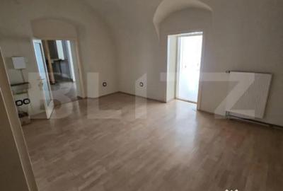 Spațiu comercial, de 223 mp, în Central - 11