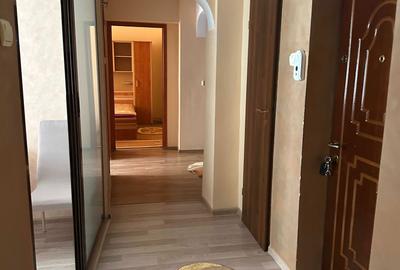 Apartament cu 3 camere decomandat în Prundu