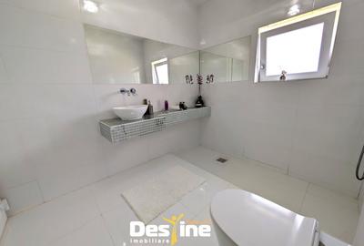 Comision 0% - Casa sustenabila 240 mp cu design futurist, in natura - 16