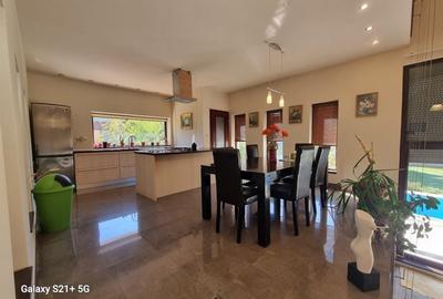 Vilă cu 4 camere de închiriat în zona Braytim cu piscina - 16