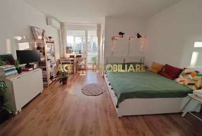 Garsonieră decomandată, mobilată în 1 Mai - 1