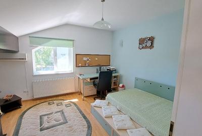 Casă individuală cu 5 camere cu Canalizare în 1 Decembrie - 8