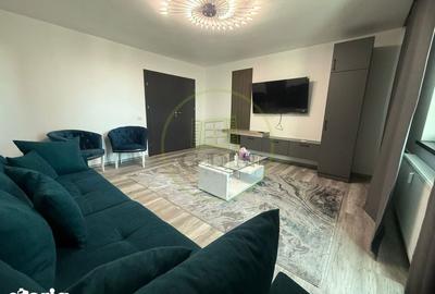 Apartament cu 4 camere decomandat în Central