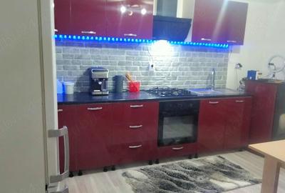 Casă cu Teren 1250 Mp în Central - 1