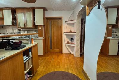 Apartament cu 3 camere decomandat în Ostroveni - 1