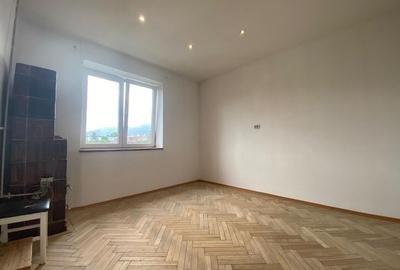 Apartament cu trei camere zona piata Astra - 2