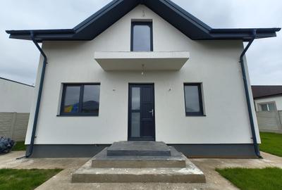 Casă P+E modernă  -  3 dormitoare  -  2 băi  -  347 mp teren - 1
