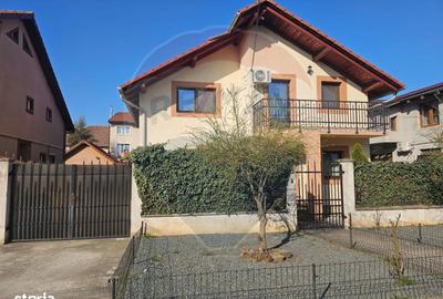 Casă cu 7 camere cu Teren 350 Mp în Central - 16