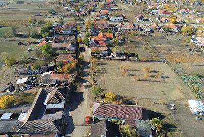 Teren de 3000 mp, în Central - 4