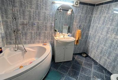 Casă cu 4 camere cu Teren 480 Mp în Poiana Țapului