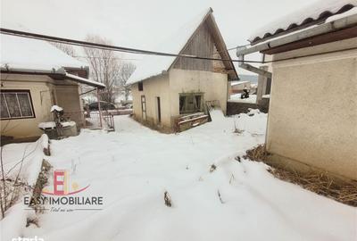 Casă cu 3 camere cu Teren 1079 Mp în Livezeni - 1