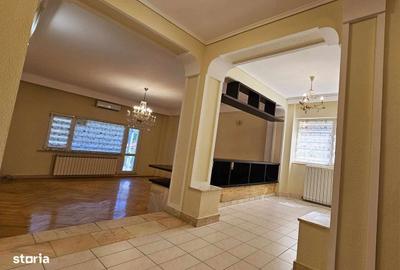 Casă cu 4 camere în Central - 16