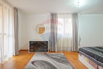 Casă cu 7 camere cu Teren 1167 Mp în Tractorul - 19