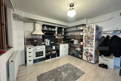 Apartament de vanzare cu 2 camere, 59 mp, zona Scoala 12 - 5