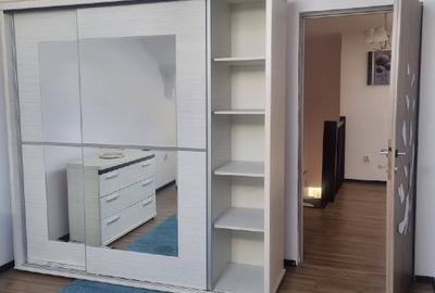 Apartament cu 4 camere circular în Trivale - 3