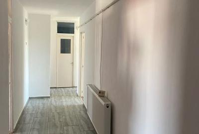Apartament cu 4 camere decomandat în Central - 2