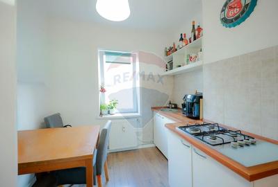 De vânzare apartament cu 2 camere, parter, parcare inclusă, central - 4