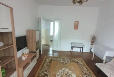 Apartament cu 2 camere decomandat în Tractorul - 7