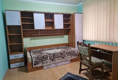 Apartament cu 4 camere decomandat în Traian - 12