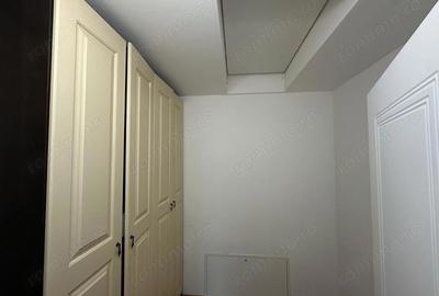 Casă cu 5 camere cu Teren 330 Mp în Girocului